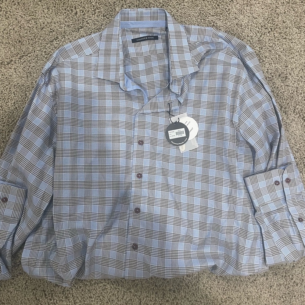 Hammer Made Men's dress shirt
Woven in Italy
NEW WITH TAGS!